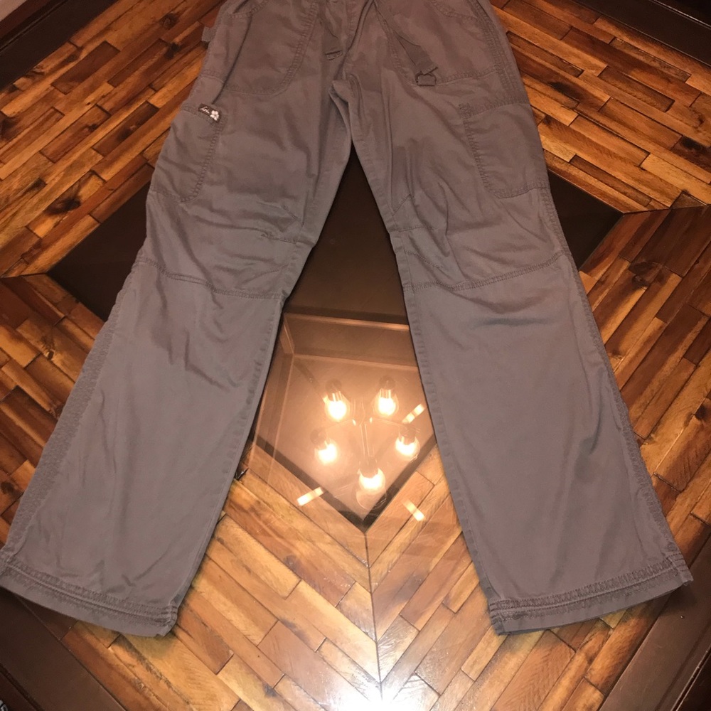 GRAY KOI SCRUB SET MEDIUM TOP MEDIUM TALL PANTS
